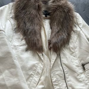 White moto jacket with fur